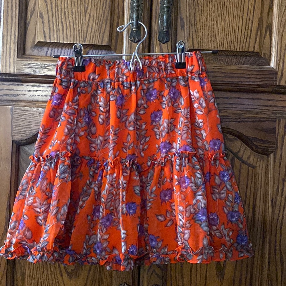 NWT!!✨Selfie Leslie chiffon skirt, Size S